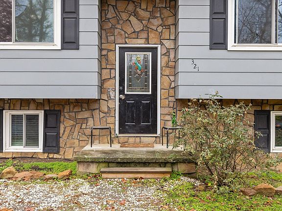 3rd image of 321 Thacker Ln