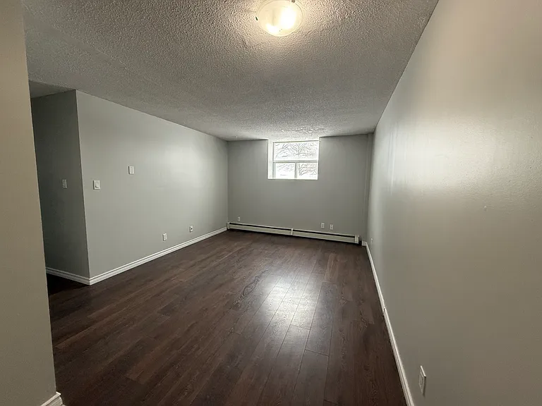 704 Canboro Rd — Photo 12