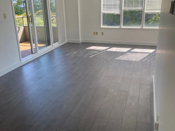 735 Bidwell St, Vancouver, BC V6G 3B9