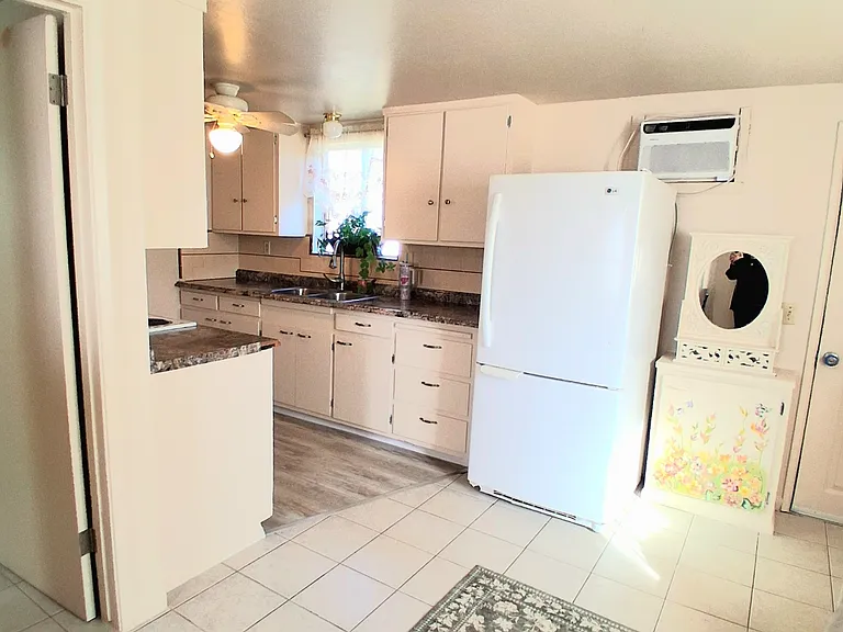 590 1/2 Rio Vista Ave — Photo 17