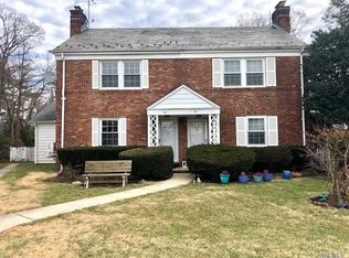 28 Bayview Ct, Manhasset, NY 11030