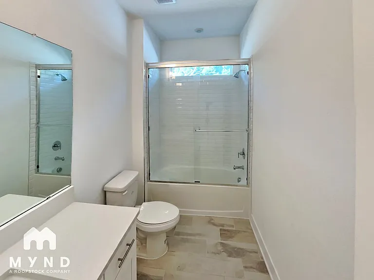 1712 E Lambright St N — Photo 15