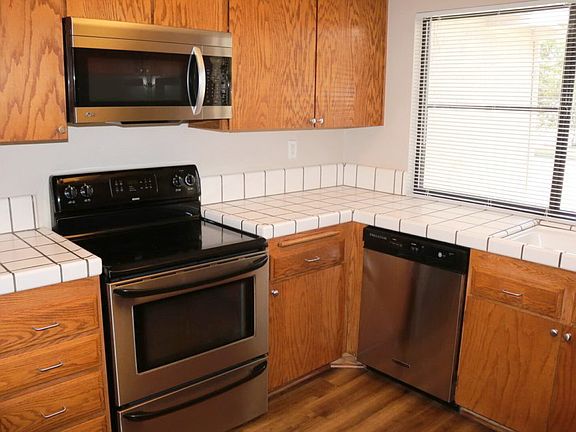 4th image of 3270 Mustang Cir