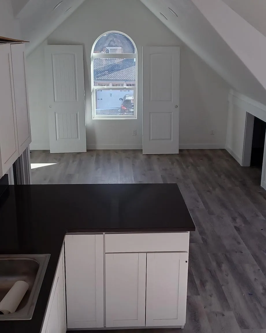 Studio, 700 sqft, $1,400 — Photo 1