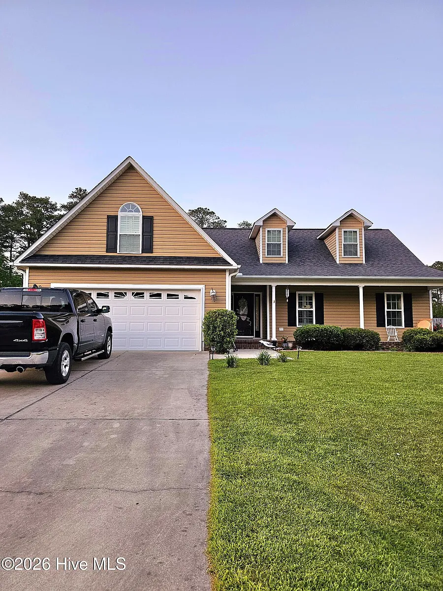 Building Photo - 300 Croatan Woods Dr
