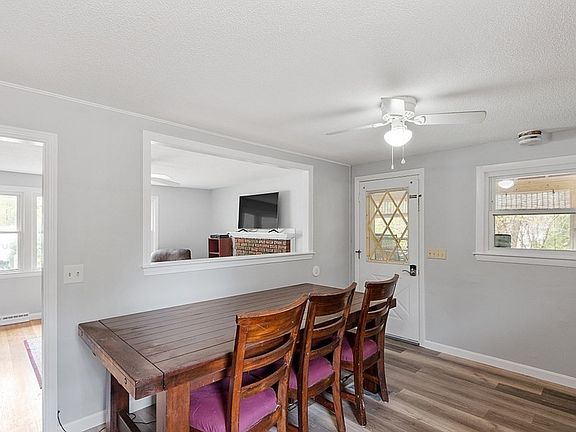 5th image of 10 Parkwood Dr
