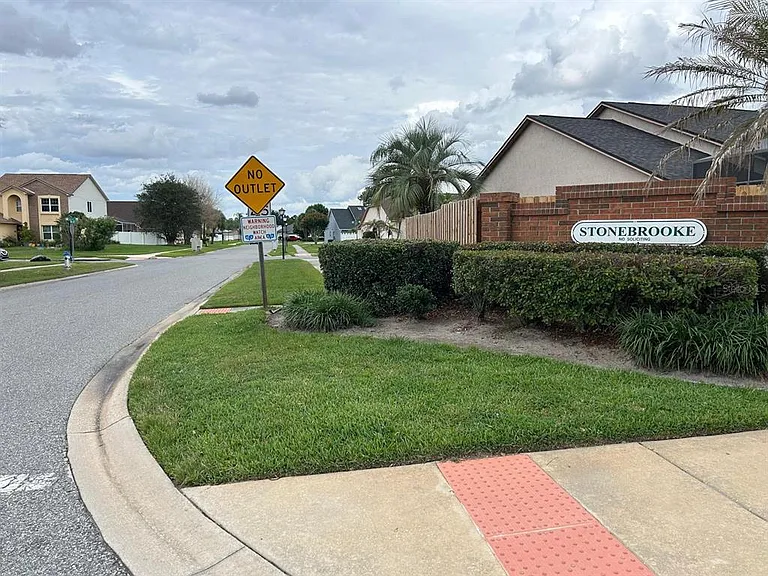 11942 Frieth Dr — Photo 35