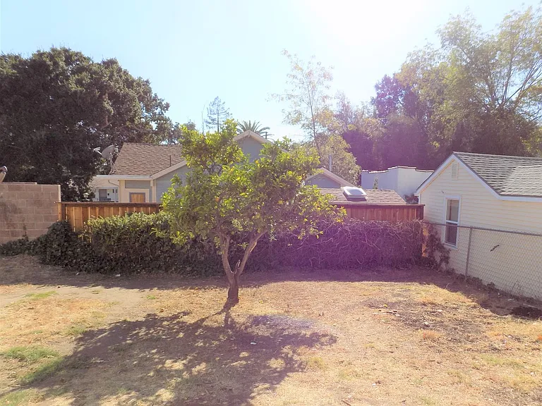 735 & 745 Grand Ave — Photo 9