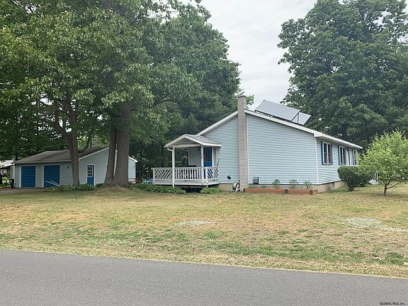 3rd image of 39 Kinderhook Ave