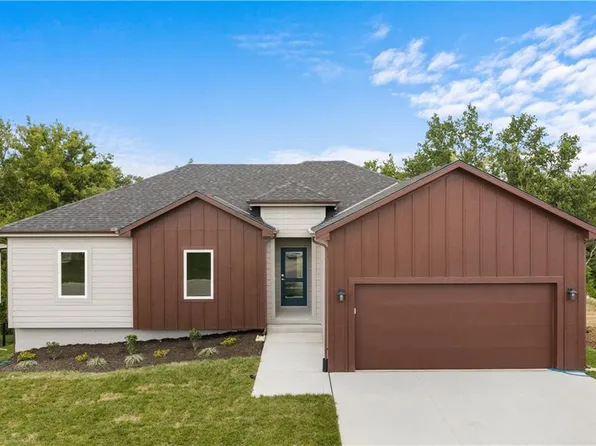 612 SE 21st St, Oak Grove, MO 64075