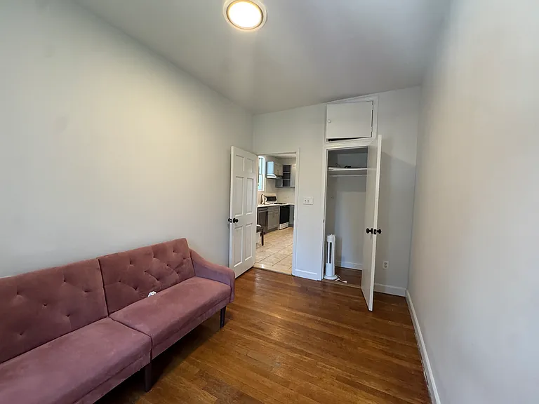 Central Ave — Photo 3