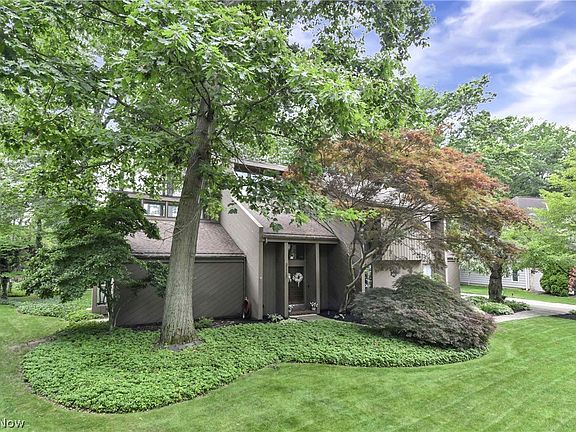 2nd image of 31115 Roxbury Park Dr