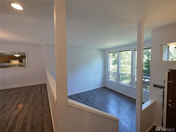 3rd image of 290 NE Watson Ct