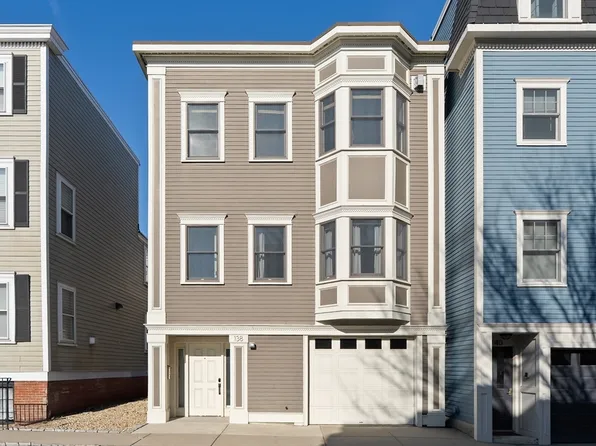 138 W 3rd St, South Boston, MA 02127