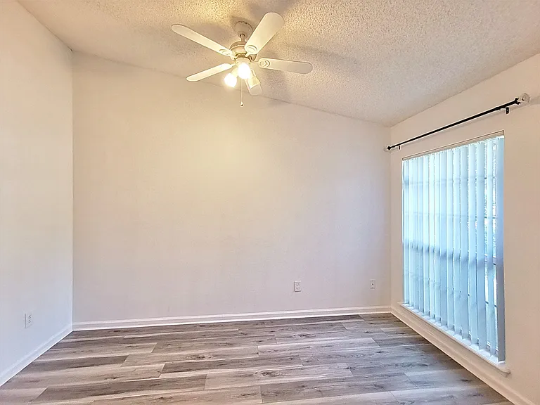 2107 E Willesdon Dr — Photo 19