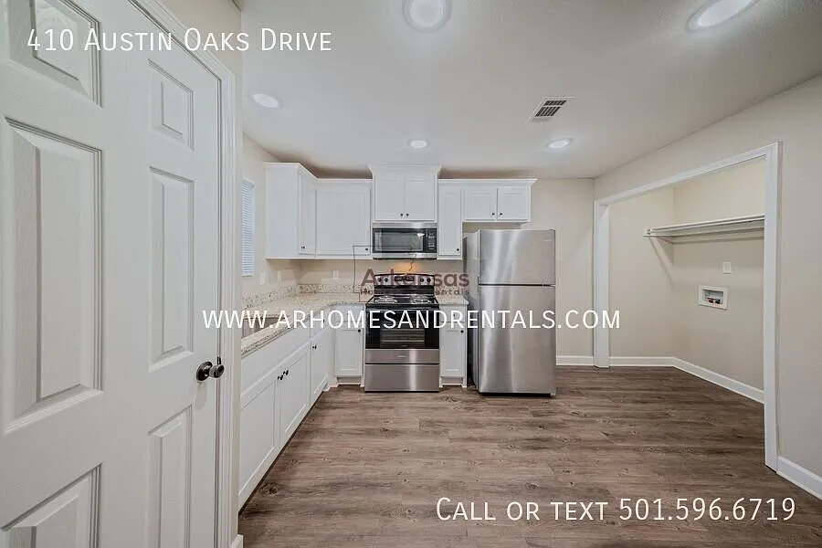 1/2 Off First Month's Rent *410 Austin Oaks Drive | 2 Bedrooms | 1 Bathroom — Photo 4