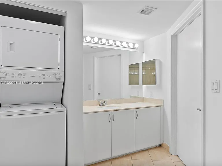 1750 N Bayshore Dr #5601 — Photo 23