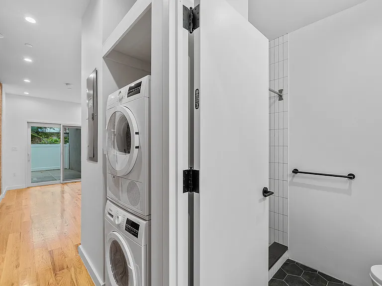 1815 Woodbine St #1C — Photo 17