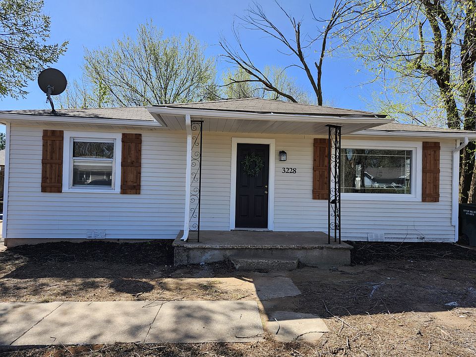 1st image of 3228 SE 16th St
