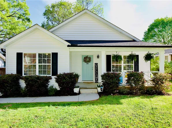 14 Adele St, Greenville, SC 29609