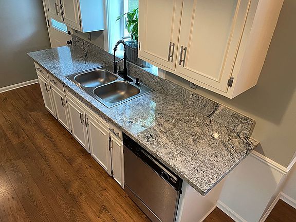 5th image of 38472 Newcastle Dr