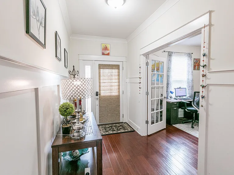 726 Newcomb St — Photo 7
