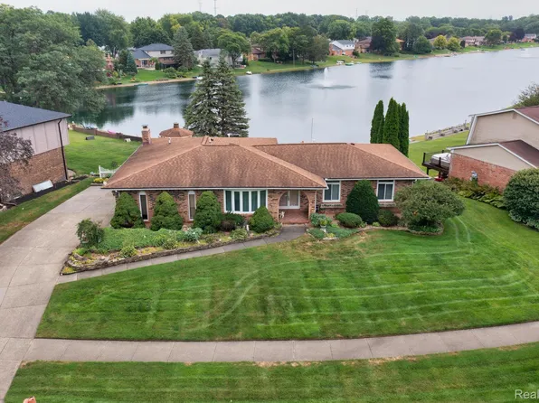 54810 Blue Cloud Dr, Shelby Township, MI 48315