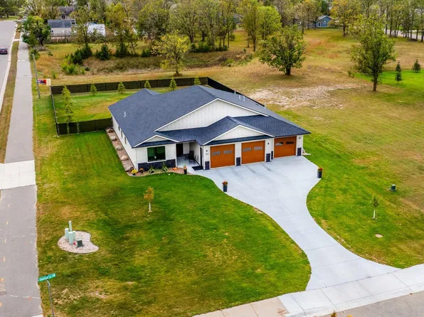 302 Shortcut Ln SW, Bemidji, MN 56601