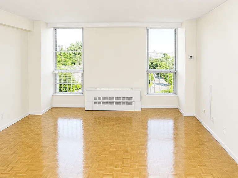 33 Pond Ave #913 — Photo 7