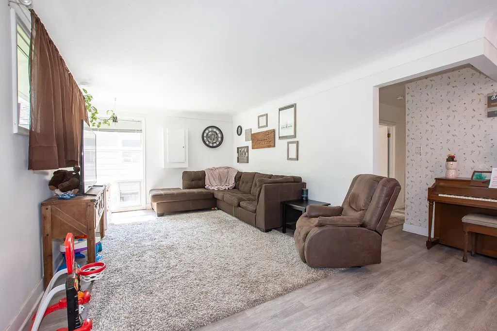 3 Winston Road — Photo 2