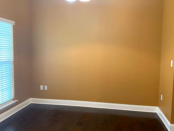3rd image of 4854 Stonewall Cir