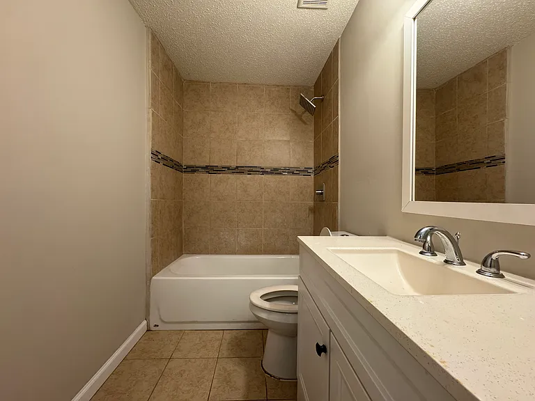 1651 Corning Ave — Photo 7