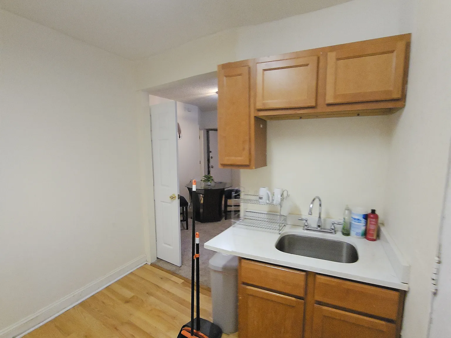 2 bed, 1000 sqft, $1,595 — Photo 3