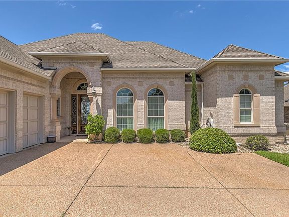 2nd image of 4106 Bluff View Dr