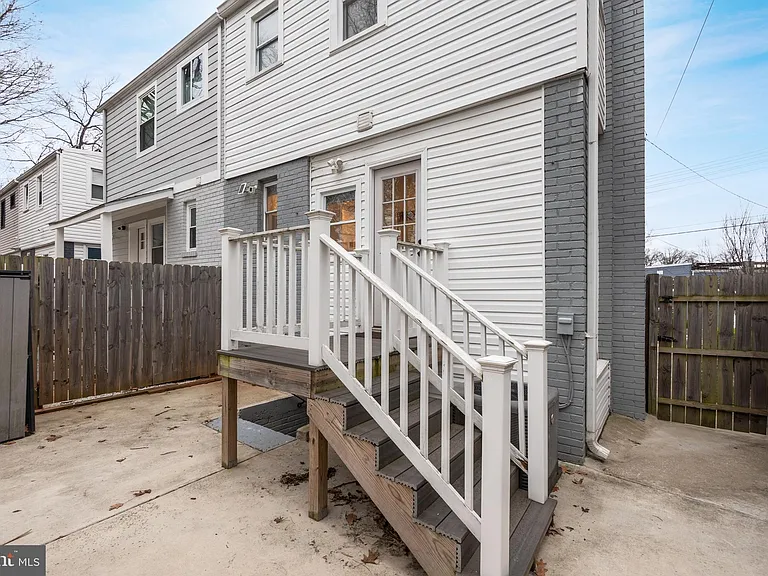 50 53rd St SE — Photo 32