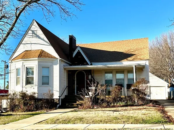 716 E 17th St, Ada, OK 74820