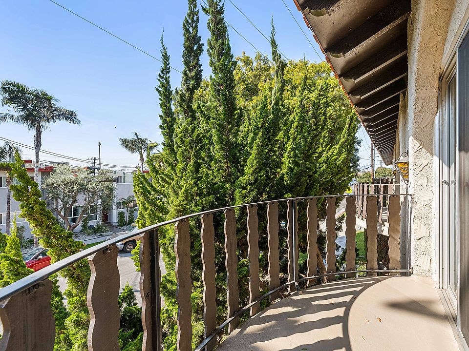 Street-view private balcony