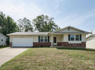 1228 S Wheaton Dr, Saint Charles, MO 63301