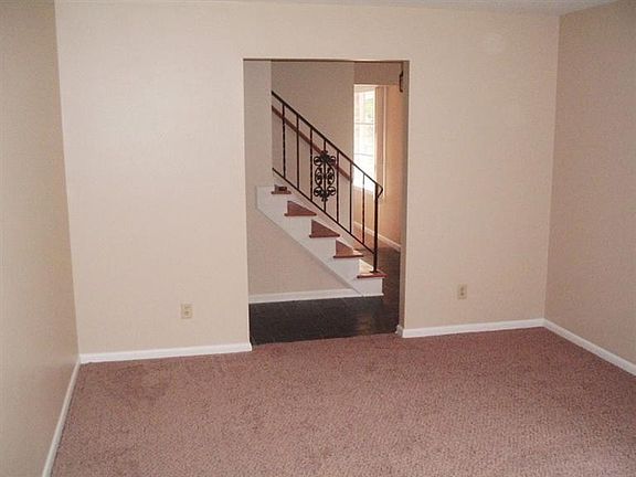 4th image of 10 N Johanna Dr