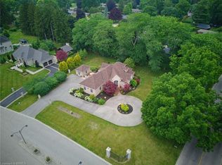 1 Rue Chateaux Ter, Brantford, ON N3T 6N7
