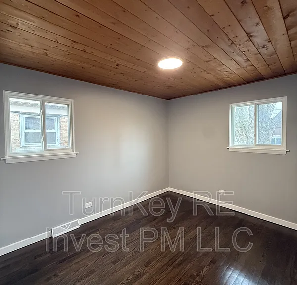 7732 S Lotus Ave — Photo 7