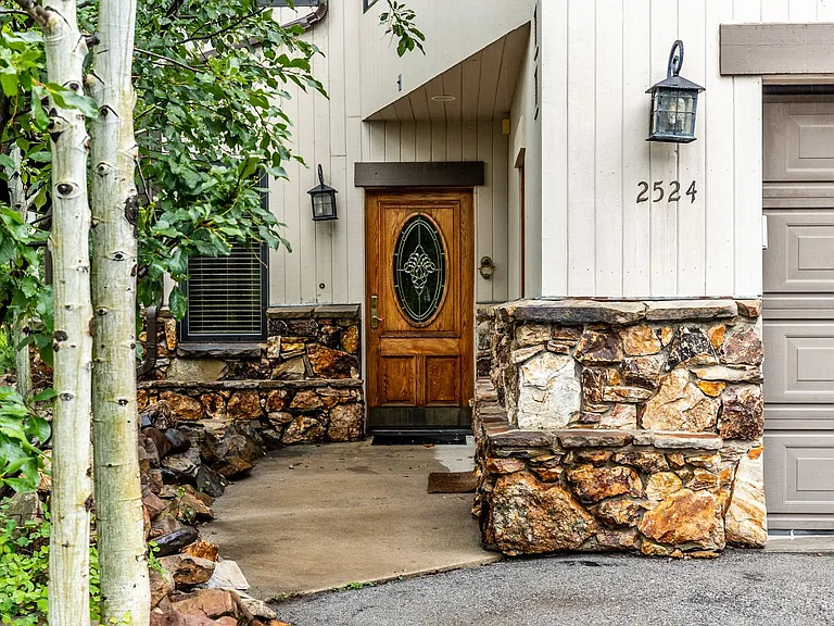 2524 Aspen Springs Dr — Photo 1