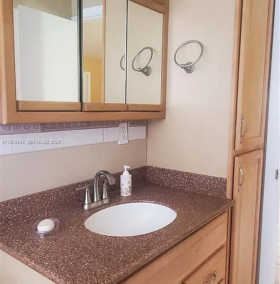 131 SE Serenata Ct — Photo 11