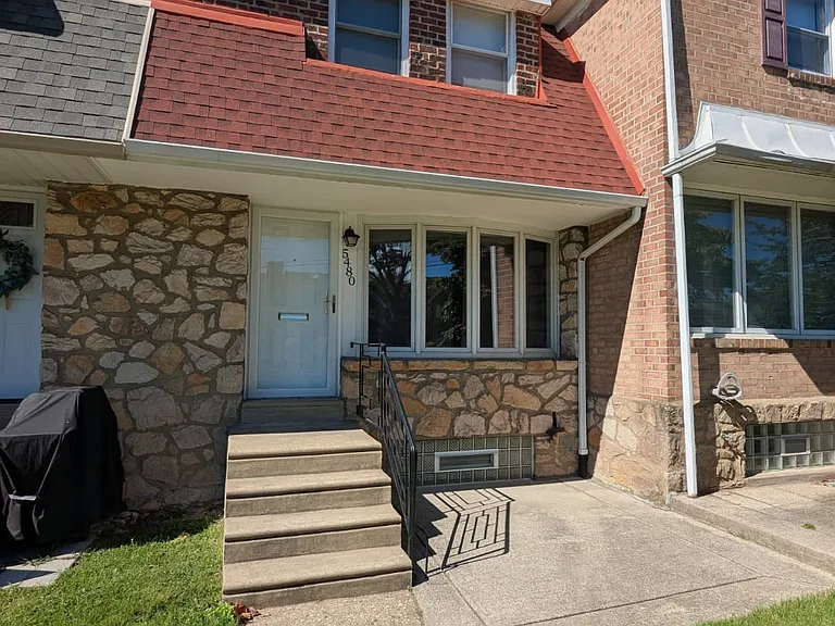 5480 Quentin St — Photo 3