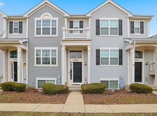 1655 Windward Dr, Hampshire, IL 60140