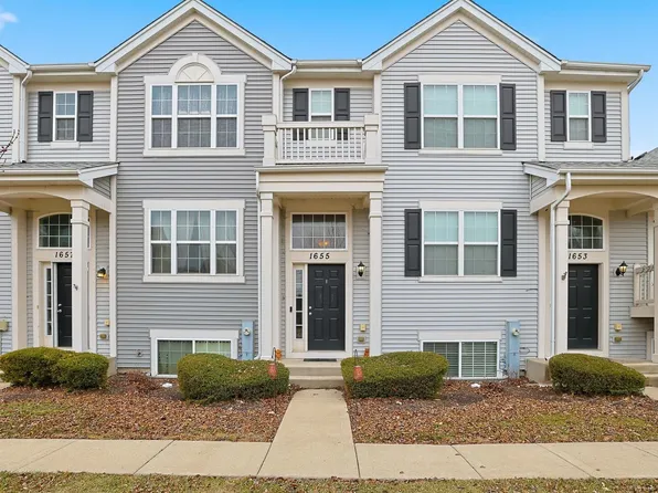 1655 Windward Dr, Hampshire, IL 60140