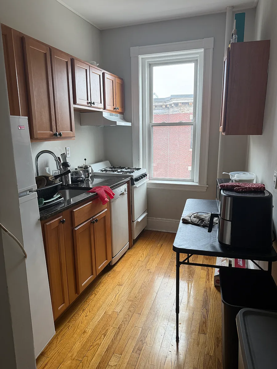 Building Photo - 1185 Commonwealth Ave #14