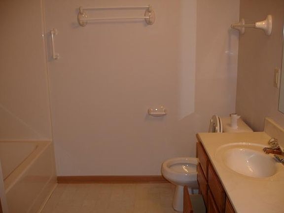 5th image of 6921 S Rolling Meadows Ct #101