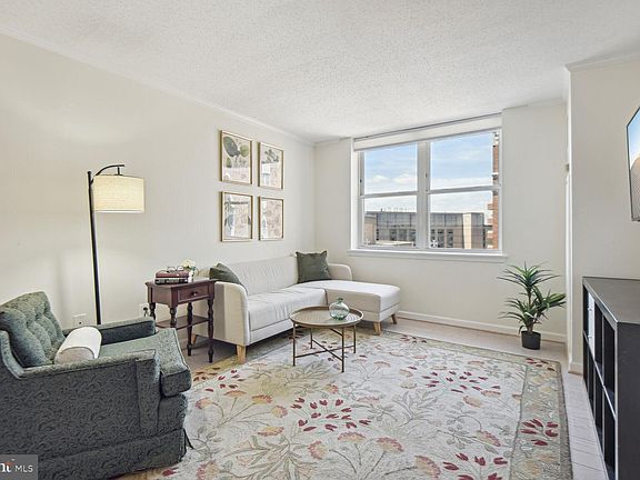 3rd image of 900 N Taylor St APT 1626