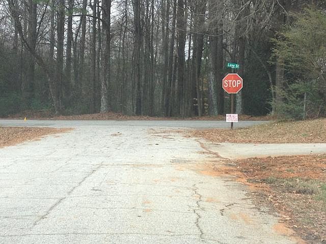 2nd image of 1 Robin Rd